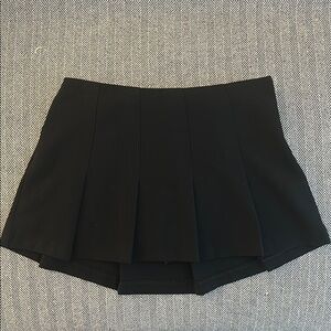 🖤 Black A&F Mini Skirt (with shorts)